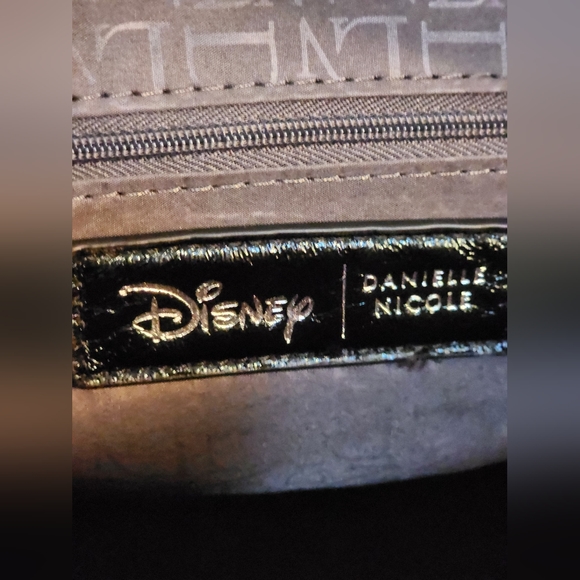 Danielle Nicole Disney Cruella Backpack 🎒 NWT - Picture 13 of 16